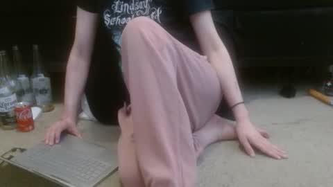 Holly Hawkes online show from 11-23-25, 10:09