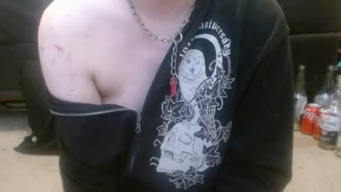 Snapshot of hollyhawkes chatting on 07-16-26, 10:38 Holly Hawkes online show from 07-16-26, 10:38