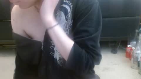 Snapshot of hollyhawkes chatting on 07-19-26, 12:58 Holly Hawkes online show from 07-19-26, 12:58