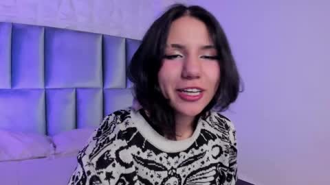 hollypeach_ online show from 05-14-26, 08:04