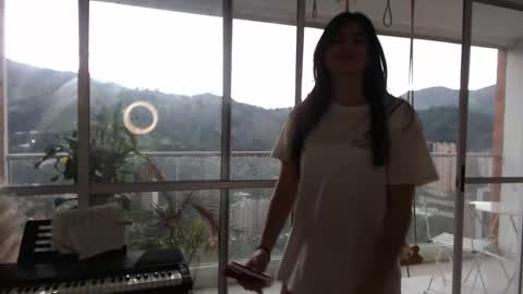 hollyshit_ online show from 03-03-25, 10:20