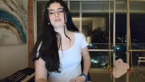 hollyshit_ online show from 12-04-25, 12:09