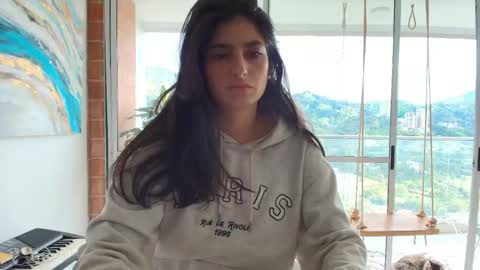 hollyshit_ online show from 05-18-26, 07:41