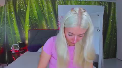 HollyTaillor online show from 09-29-25, 05:23