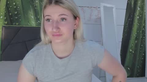 HollyTaillor online show from 05-24-26, 05:23