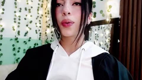 holly online show from 01-04-25, 12:27