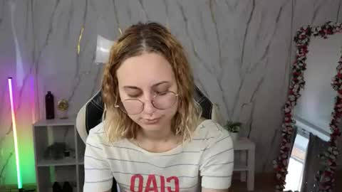 Polly online show from 07-31-26, 02:22