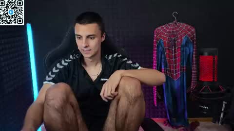 Hols online show from 06-17-26, 07:04