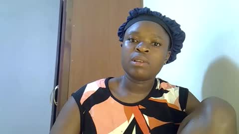 holy_ebony online show from 05-18-26, 04:07