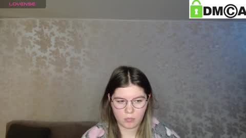 Welcome guys  Pleasure to see you all here  My name is MichaelaTip menu is active Private is open  online show from 12-10-24, 05:07