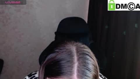 Welcome guys  Pleasure to see you all here  My name is MichaelaTip menu is active Private is open  online show from 09-20-25, 05:08