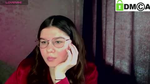 Welcome guys  Pleasure to see you all here  My name is MichaelaTip menu is active Private is open  online show from 03-25-26, 07:14