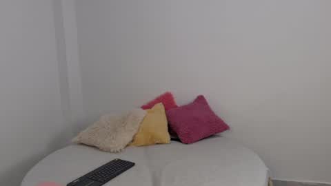 Snapshot of holy_un chatting on 08-06-26, 01:24 Ariana Mora online show from 08-06-26, 01:24