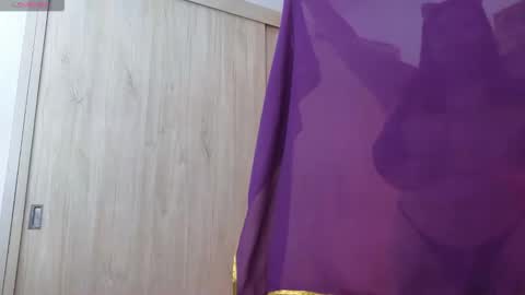 Snapshot of holybeauty_ chatting on 03-14-26, 01:49 Jam online show from 03-14-26, 01:49