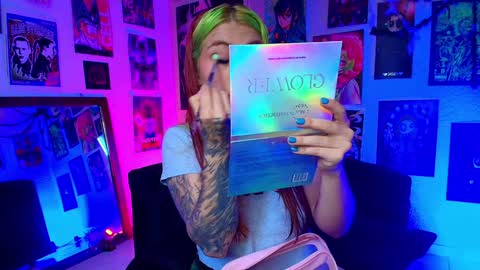 Snapshot of holyeva chatting on 12-06-24, 09:24 online show from 12-06-24, 09:24