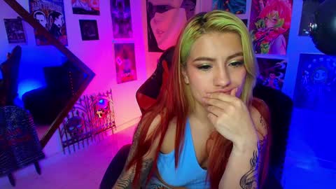 Snapshot of holyeva chatting on 12-16-24, 11:39 online show from 12-16-24, 11:39