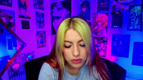 Snapshot of holyeva chatting on 12-18-24, 12:10 online show from 12-18-24, 12:10