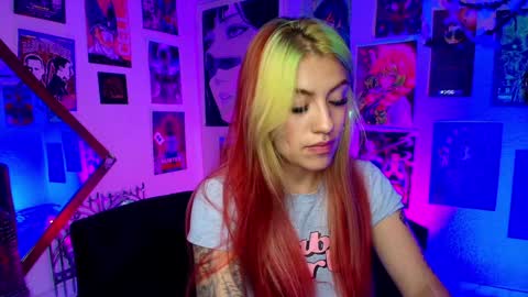 Snapshot of holyeva chatting on 12-18-24, 06:21 online show from 12-18-24, 06:21