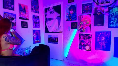 Snapshot of holyeva chatting on 12-19-24, 02:23 online show from 12-19-24, 02:23