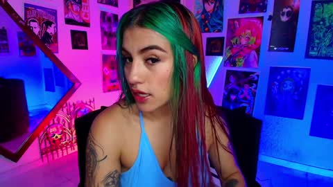 Snapshot of holyeva chatting on 01-28-25, 12:15 online show from 01-28-25, 12:15