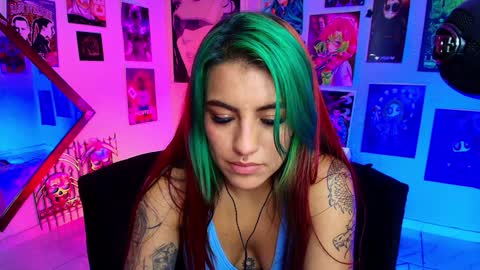 Snapshot of holyeva chatting on 01-28-25, 03:25 online show from 01-28-25, 03:25