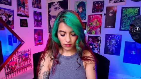 Snapshot of holyeva chatting on 01-28-25, 05:24 online show from 01-28-25, 05:24