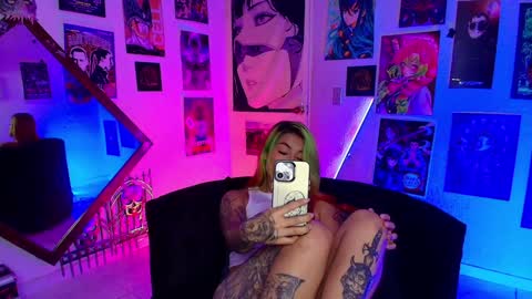 Snapshot of holyeva chatting on 02-04-25, 11:59 online show from 02-04-25, 11:59