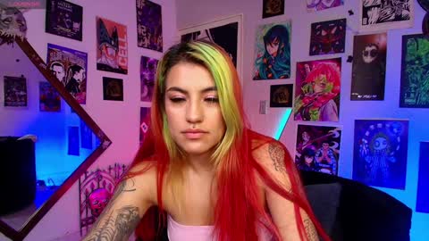 Snapshot of holyeva chatting on 02-06-25, 10:21 online show from 02-06-25, 10:21