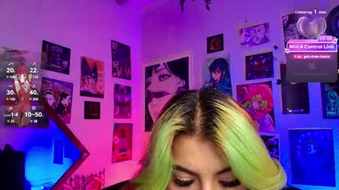 Snapshot of holyeva chatting on 02-13-25, 12:24 online show from 02-13-25, 12:24