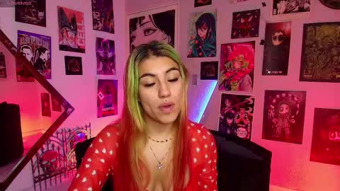 Snapshot of holyeva chatting on 02-16-25, 10:54 online show from 02-16-25, 10:54