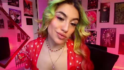 Snapshot of holyeva chatting on 02-18-25, 09:20 online show from 02-18-25, 09:20