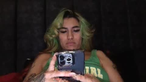 Snapshot of holyeva chatting on 02-20-25, 01:46 online show from 02-20-25, 01:46