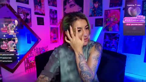 Snapshot of holyeva chatting on 02-21-25, 02:28 online show from 02-21-25, 02:28