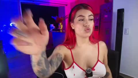 Snapshot of holyeva chatting on 10-24-25, 12:30 online show from 10-24-25, 12:30