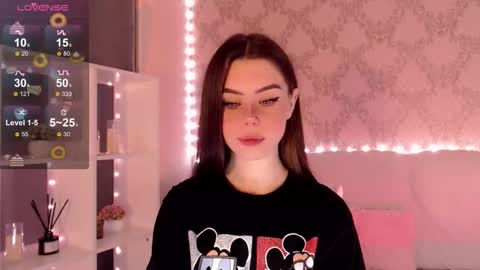 Mia online show from 10-03-25, 03:25