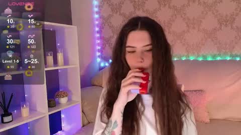 Snapshot of holymiax chatting on 06-05-26, 03:46 Mia online show from 06-05-26, 03:46