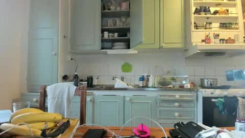 Snapshot of hombresalvatge chatting on 07-17-26, 06:57 Jaig online show from 07-17-26, 06:57