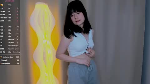 Snapshot of honeey_beee chatting on 09-24-25, 07:28 May online show from 09-24-25, 07:28