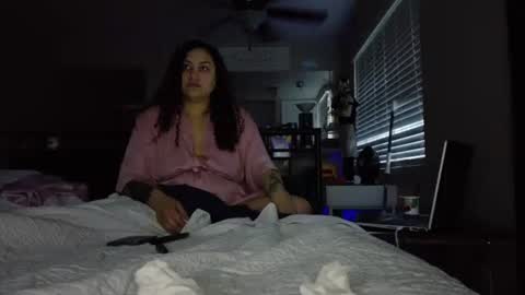 Honey online show from 10-11-25, 01:09