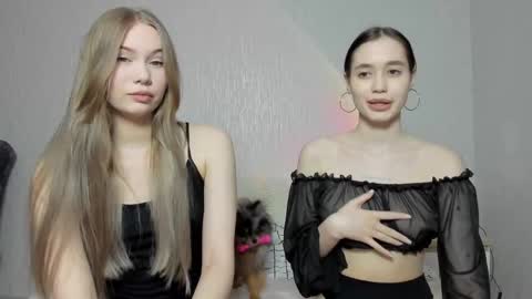 Lilith and Ellie  online show from 03-04-25, 07:43