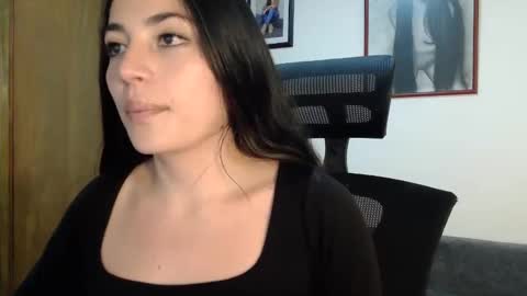Snapshot of honey_aynur chatting on 04-18-26, 07:58 Honey Aynu online show from 04-18-26, 07:58