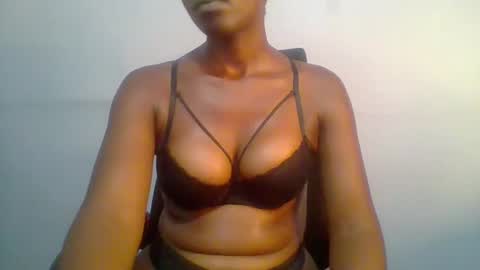 Snapshot of honey_beb chatting on 02-19-25, 04:22 honey_beb online show from 02-19-25, 04:22