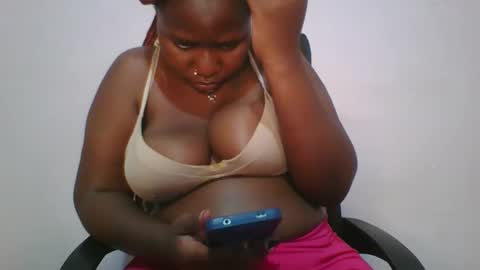 Snapshot of honey_beb chatting on 09-25-25, 07:17 honey_beb online show from 09-25-25, 07:17