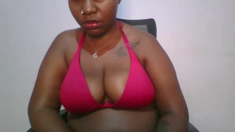 Snapshot of honey_beb chatting on 10-08-25, 06:05 honey_beb online show from 10-08-25, 06:05