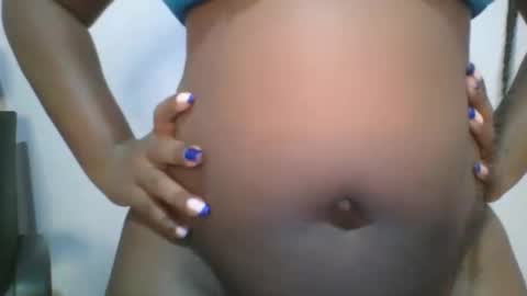 Snapshot of honey_beb chatting on 10-16-25, 05:30 honey_beb online show from 10-16-25, 05:30