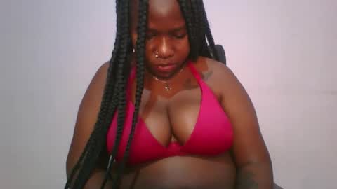 Snapshot of honey_beb chatting on 10-19-25, 04:40 honey_beb online show from 10-19-25, 04:40