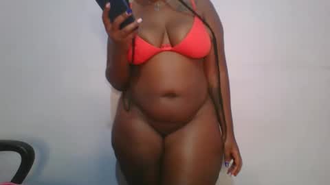 Snapshot of honey_beb chatting on 10-21-25, 05:13 honey_beb online show from 10-21-25, 05:13