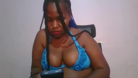 Snapshot of honey_beb chatting on 10-28-25, 07:05 honey_beb online show from 10-28-25, 07:05