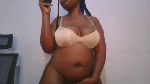 Snapshot of honey_beb chatting on 11-13-25, 04:22 honey_beb online show from 11-13-25, 04:22