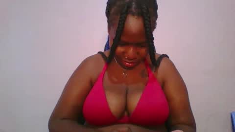 Snapshot of honey_beb chatting on 11-18-25, 04:39 honey_beb online show from 11-18-25, 04:39
